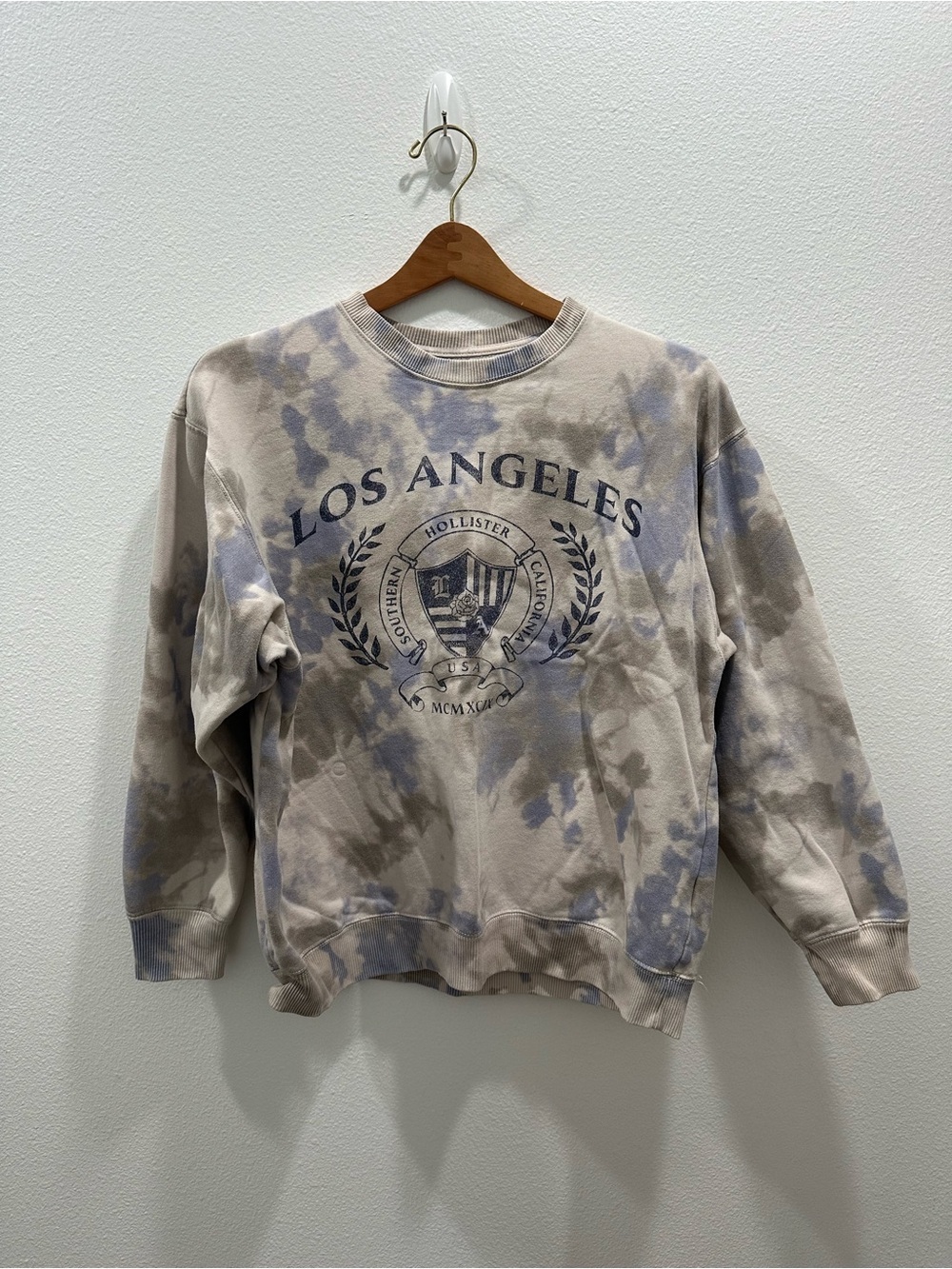 Hollister Los Angeles Tie-Dye Crewneck Sweatshirt - Beige/Blue xs